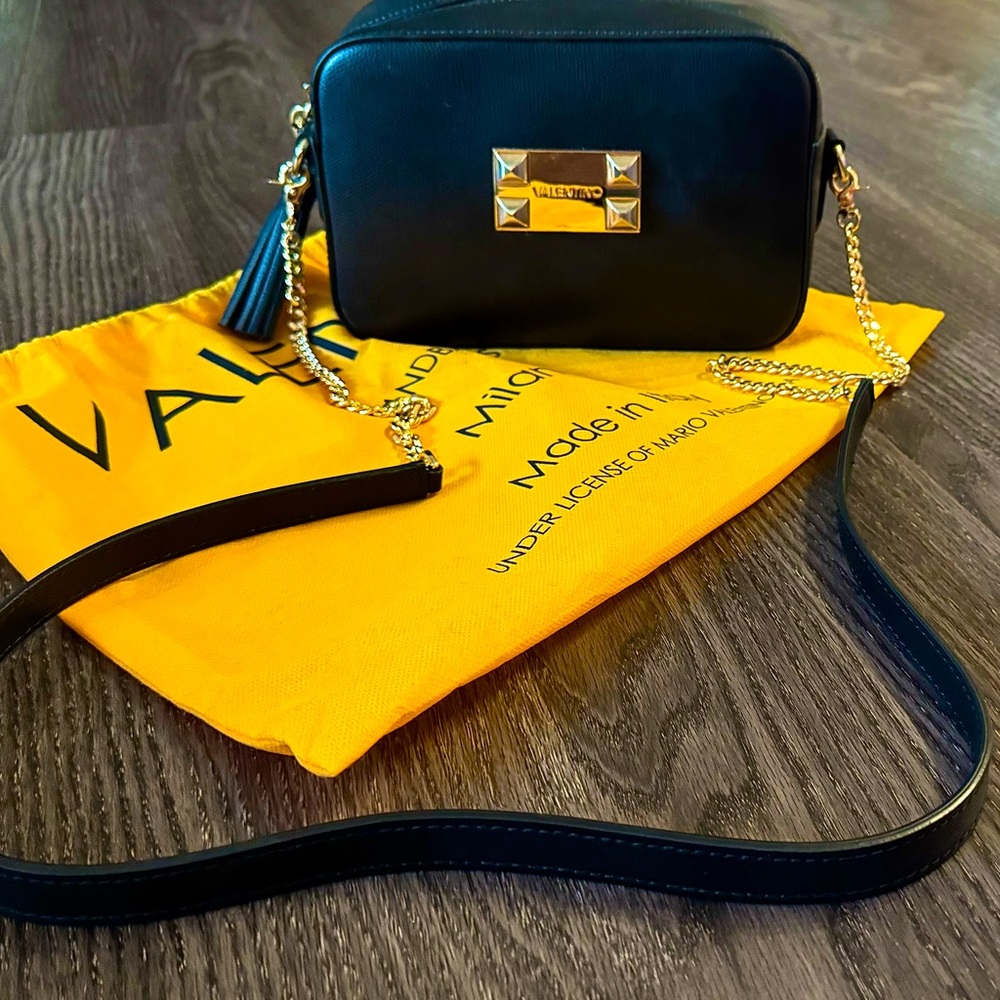 Valentino Black Leather Crossbody Chain Zip Close Purse Brand New